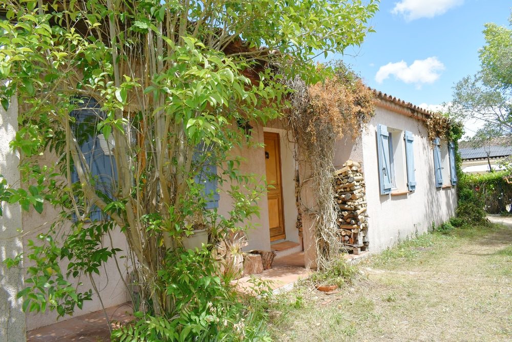 Maison de plain-pied avec garage à Montauroux – À deux pas du village