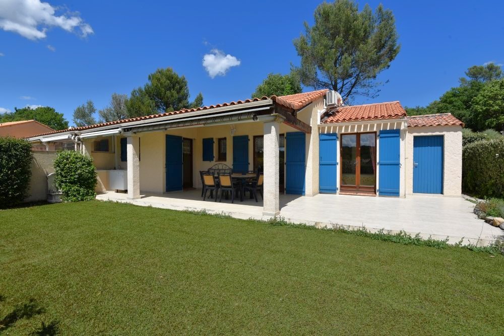 Tourrettes 83440 - Dans domaine sécurisé avec piscine Villa de plain-pied avec 3 chambres